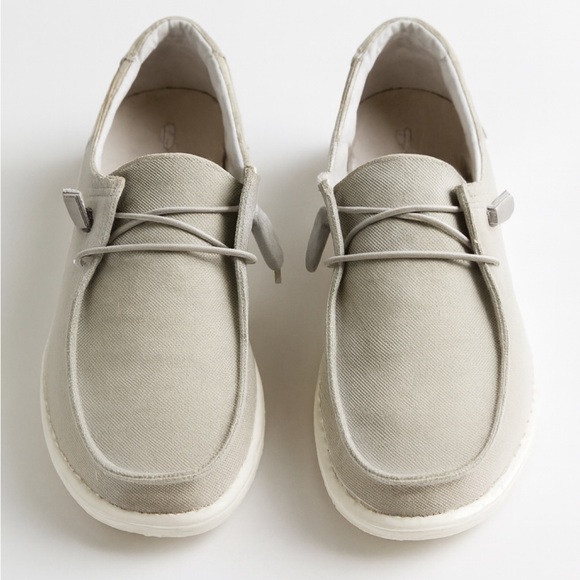 Hey Dude Gray Chambray Women's Loafers - Picture 4 of 7